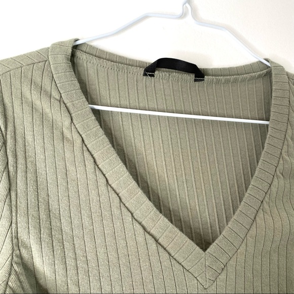 SHEIN Ribbed Bodysuit - Picture 2 of 4